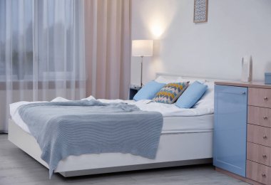 Modern yatak odası iç büyük Yataklı