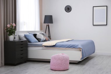 Modern yatak odası iç rahat yatak