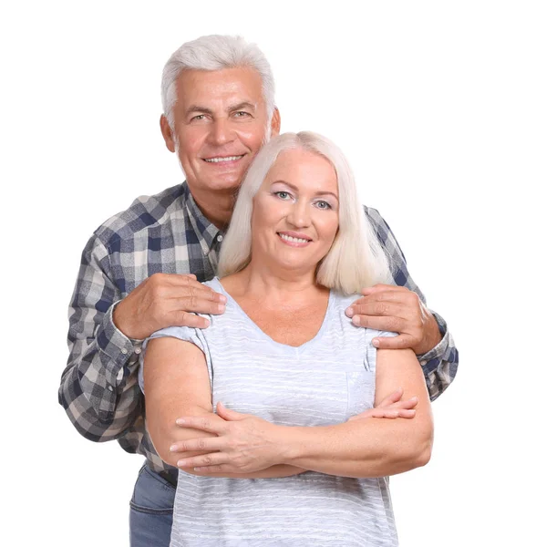 Beyaz arka plan karşı olgun mutlu çift