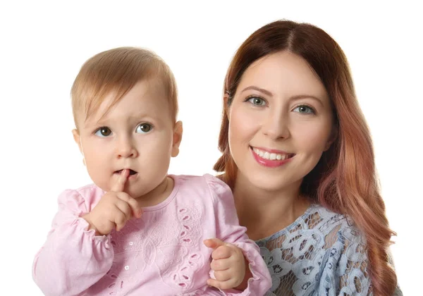 Jovem mãe com bebê no fundo branco — Fotografia de Stock