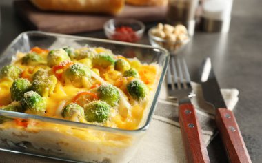 Nefis brussel lahanası ile yemek pişirme