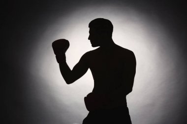 Güçlü erkek boxer silüeti