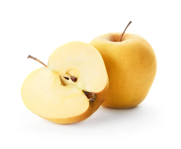 Zralého žlutého jablka na bílém pozadí — Stock fotografie