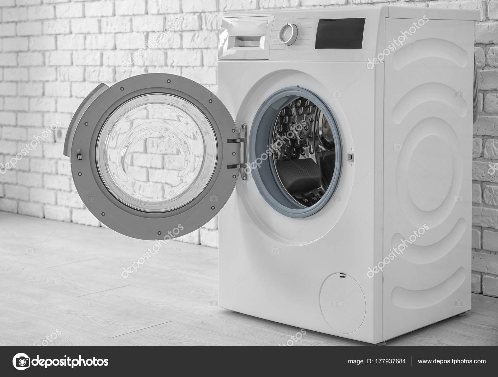 レンガの壁の近くのモダンな洗濯機 ストック写真 C Belchonock レンガの壁の近くのモダンな洗濯機 ストック写真 C Belchonock