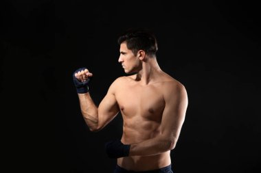 Çekici genç boksör 