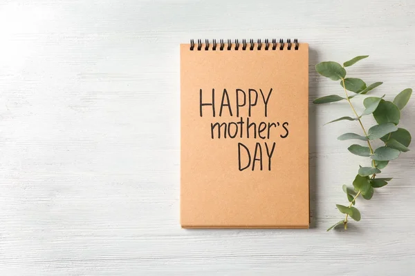 Notitieboekje met woorden "Happy Mother's day" — Stockfoto