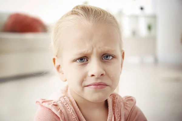 Helpless little girl crying — Stock Photo, Image