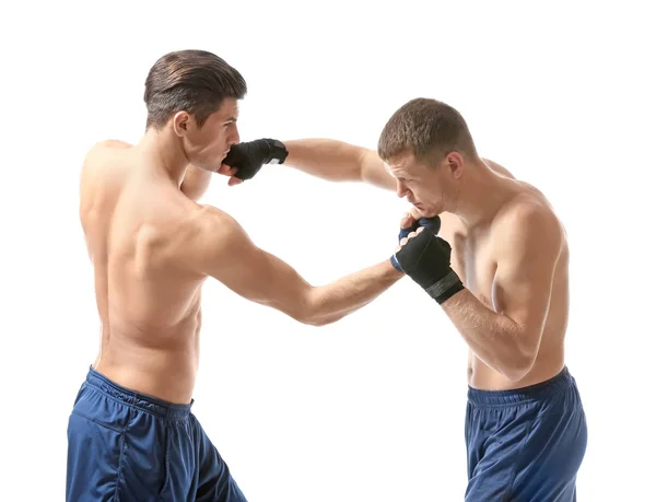 Atractivos boxeadores jóvenes luchando —  Fotos de Stock