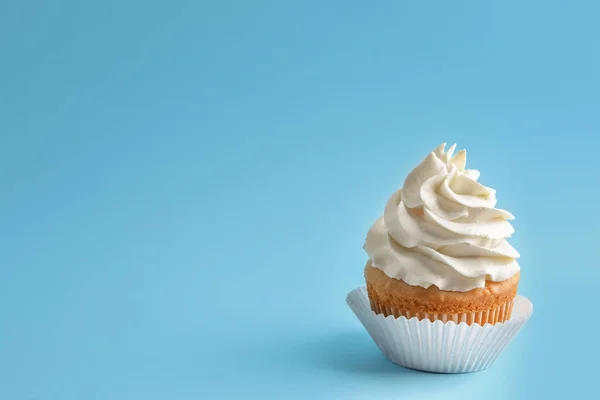 Ízletes Cupcake Színes Háttér — Stock Fotó