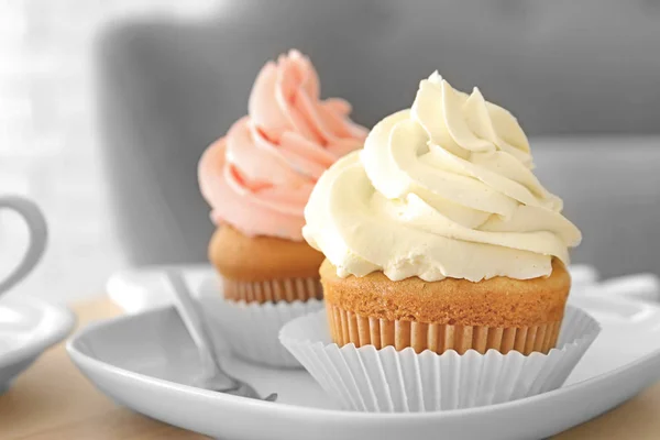 Tasty Cupcakes Plate — Stock Photo, Image