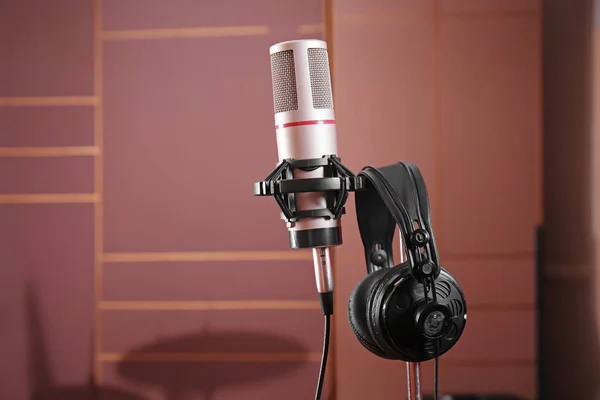 Vista Del Microfono Con Cuffie Stazione Radio — Foto Stock