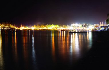 Güzel bir gece plaj manzarası