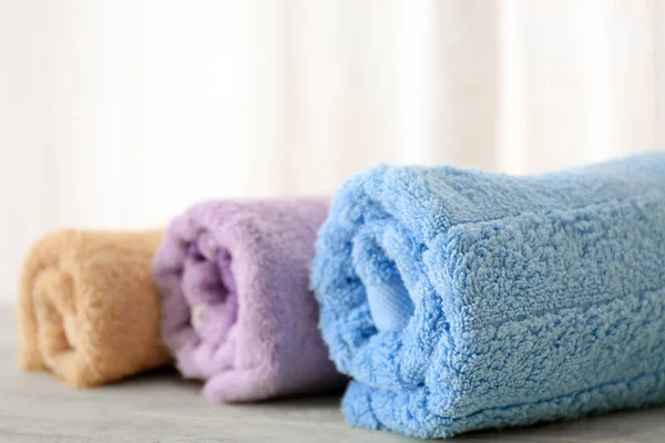 Bath Towels Table Light Background — Stock Photo, Image