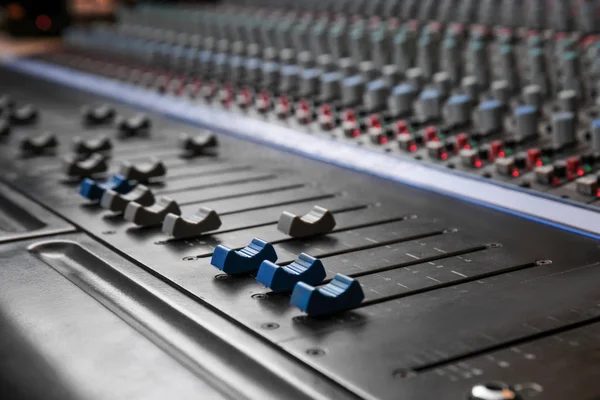 Vista Del Mixer Nella Stazione Radio — Foto Stock