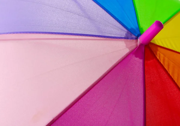 Regenboog Kleurrijke Paraplu Close Lichte Achtergrond — Stockfoto