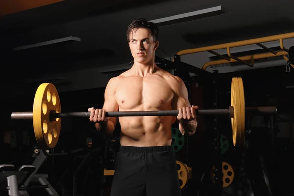 Hombre Fuerte Haciendo Ejercicio Con Barra Gimnasio —  Fotos de Stock