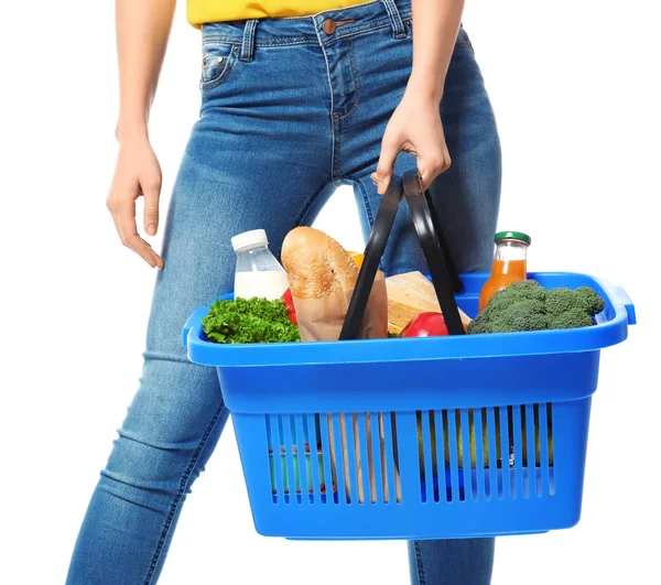 Jeune Femme Tenant Panier Avec Épicerie Sur Fond Blanc — Photo