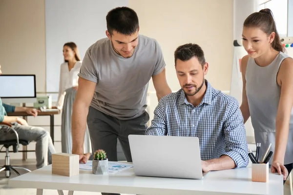 Group Young Professionals Having Meeting Office — Stock Photo, Image