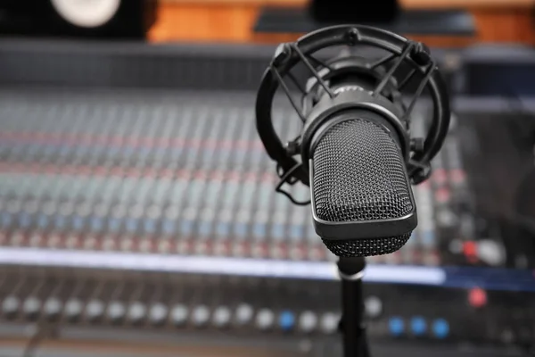 Vue Microphone Moderne Dans Station Radio Gros Plan — Photo