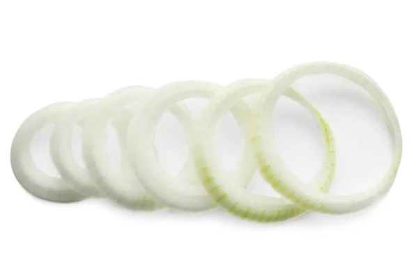 Anéis de cebola fresca no fundo branco — Fotografia de Stock