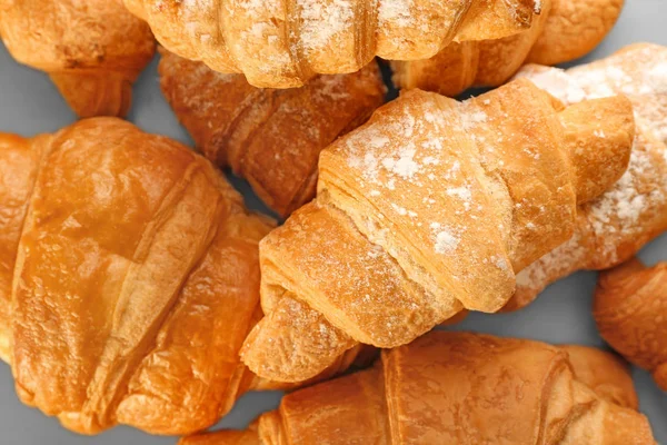 Stapel Van Heerlijke Zoete Croissants Close — Stockfoto