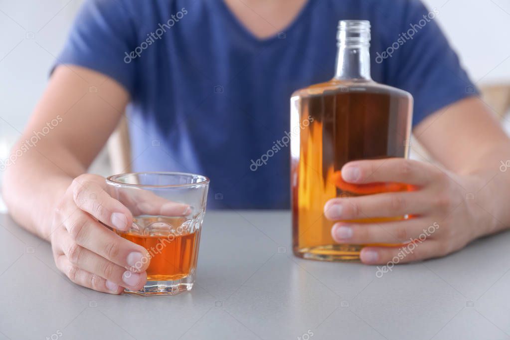 принудительное выведение из запоя. детоксикация алкоголиков. детоксикация организма. запой вывод. запойный алкоголик.