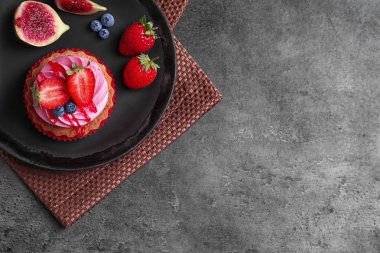 Tablo, üstten görünüm lezzetli pasta plaka