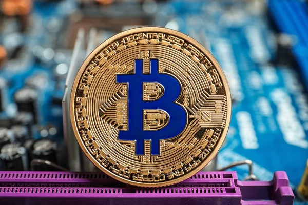 마더보드 촬영에 Bitcoin — 스톡 사진