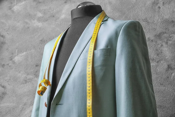Custom-made suit on mannequin — Φωτογραφία Αρχείου