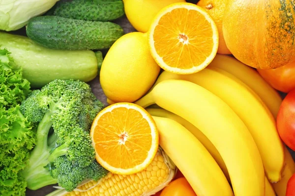 Reifes Obst und Gemüse — Stockfoto