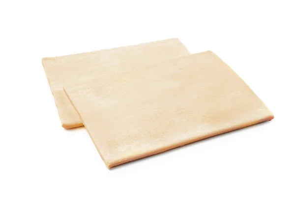 Сырое слоеное тесто — стоковое фото