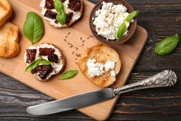 Bruschetta with sun-dried tomatoes — Stock Photo, Image