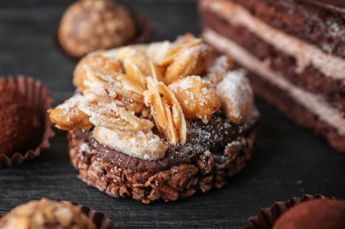 Masada lezzetli pralin kek