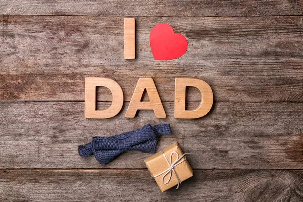 Father's Day op houten achtergrond — Stockfoto