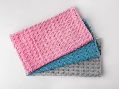 Beyaz arka plan üzerinde temiz mutfak havlular