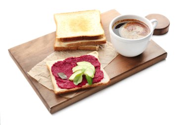 Tost, sebze ve kahve, beyaz izole ile kurulu