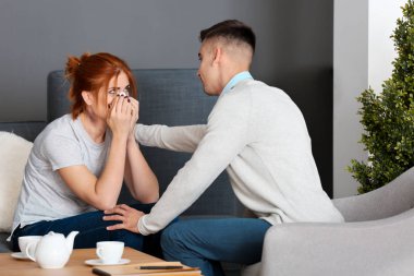 Office istemci ile erkek psikolog