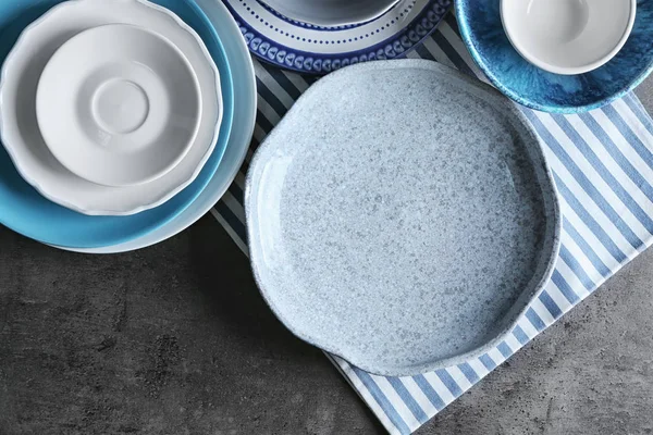 Sor dishware, a szürke háttér — Stock Fotó