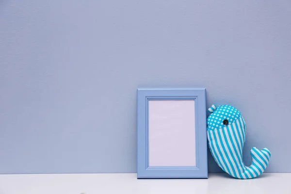 Interieur details van de kamer van het kind op tafel in de buurt van kleur muur — Stockfoto