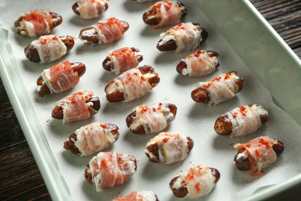 Pastırma ile seramik pişirme çanağı tarihleri, closeup sarılmış