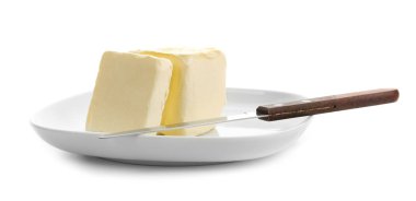 Beyaz arka plan üzerine lezzetli taze tereyağı ile plaka