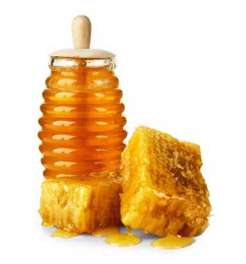 Kavanoz ve beyaz arka plan üzerinde peteğin aromatik tatlım