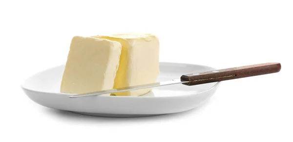 Piatto con gustoso burro fresco su sfondo bianco — Foto Stock