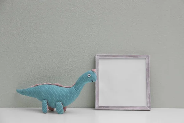 Child's room interior details on table near light wall — Stock Photo, Image