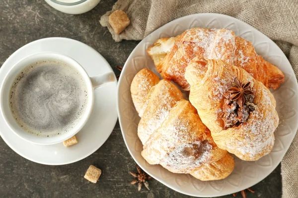 Plate with tasty croissants — Stock Photo, Image