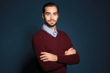 yakışıklı delikanlı  