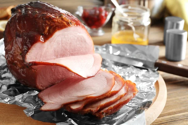 Sliced honey baked ham — Stock Photo, Image