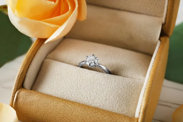 Box with luxury engagement ring, closeup — Stock Photo, Image
