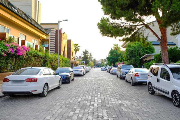 Vista de la carretera en la hermosa ciudad — Foto de Stock