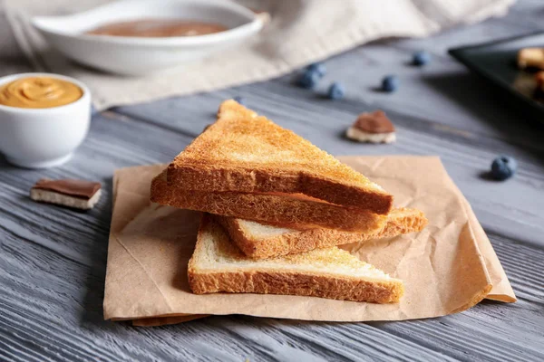 Tablo taze tost — Stok fotoğraf